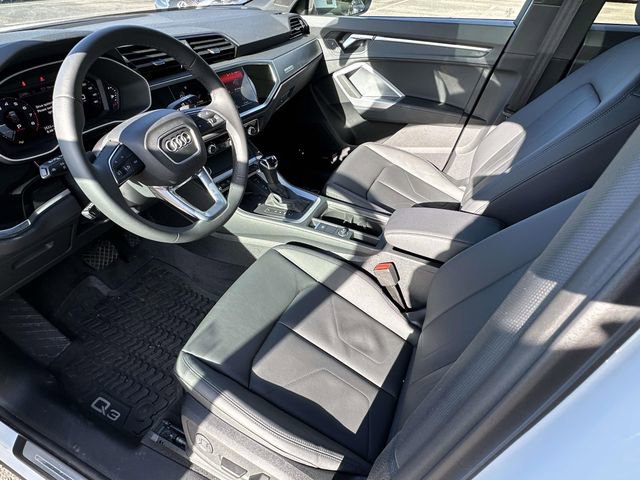 Certified 2025 Audi Q3 2.0T Premium w/ Convenience Plus Package AWD/4WD image 22
