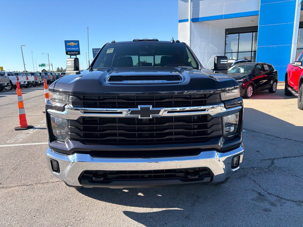 Used 2024 Chevrolet Silverado 2500 LT w/ All Star Edition AWD/4WD image 8