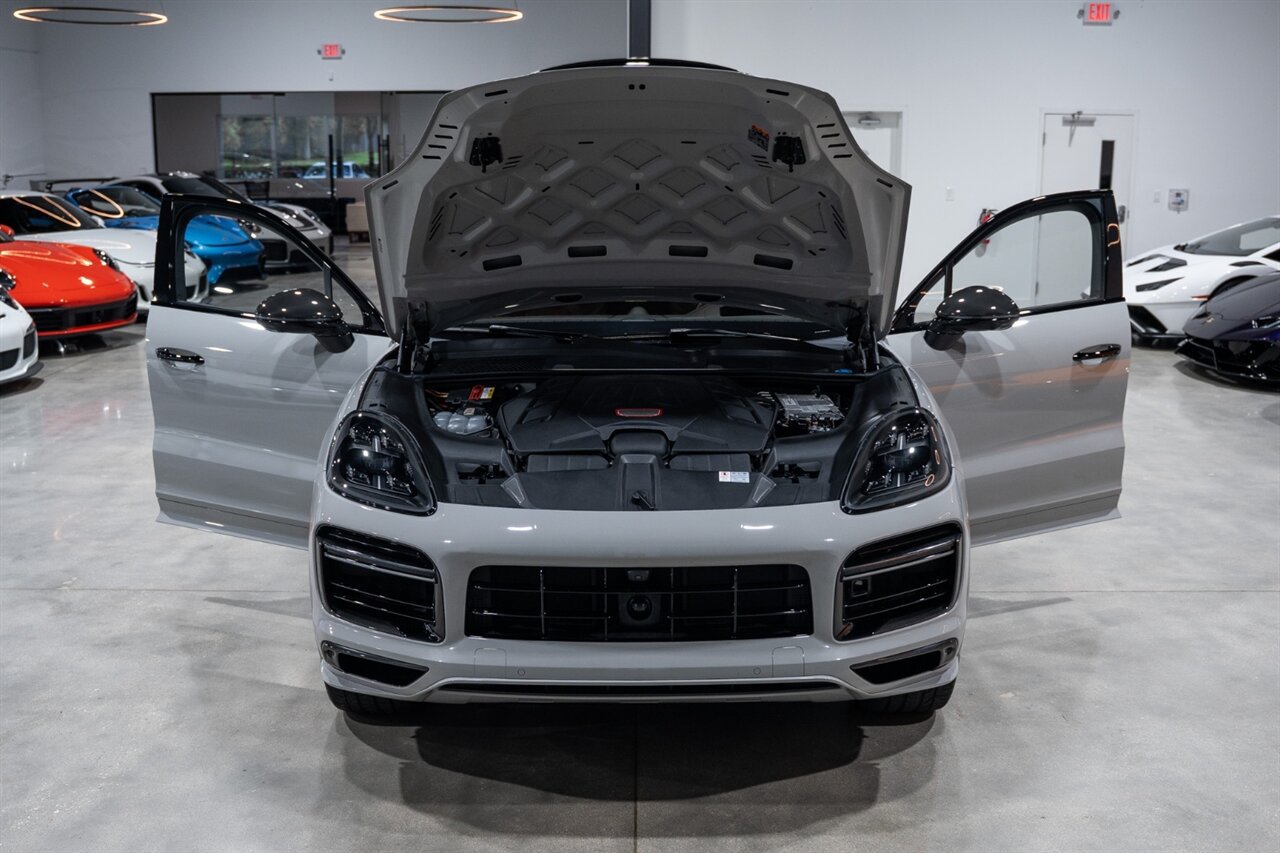 Used 2021 Porsche Cayenne Turbo AWD/4WD image 33