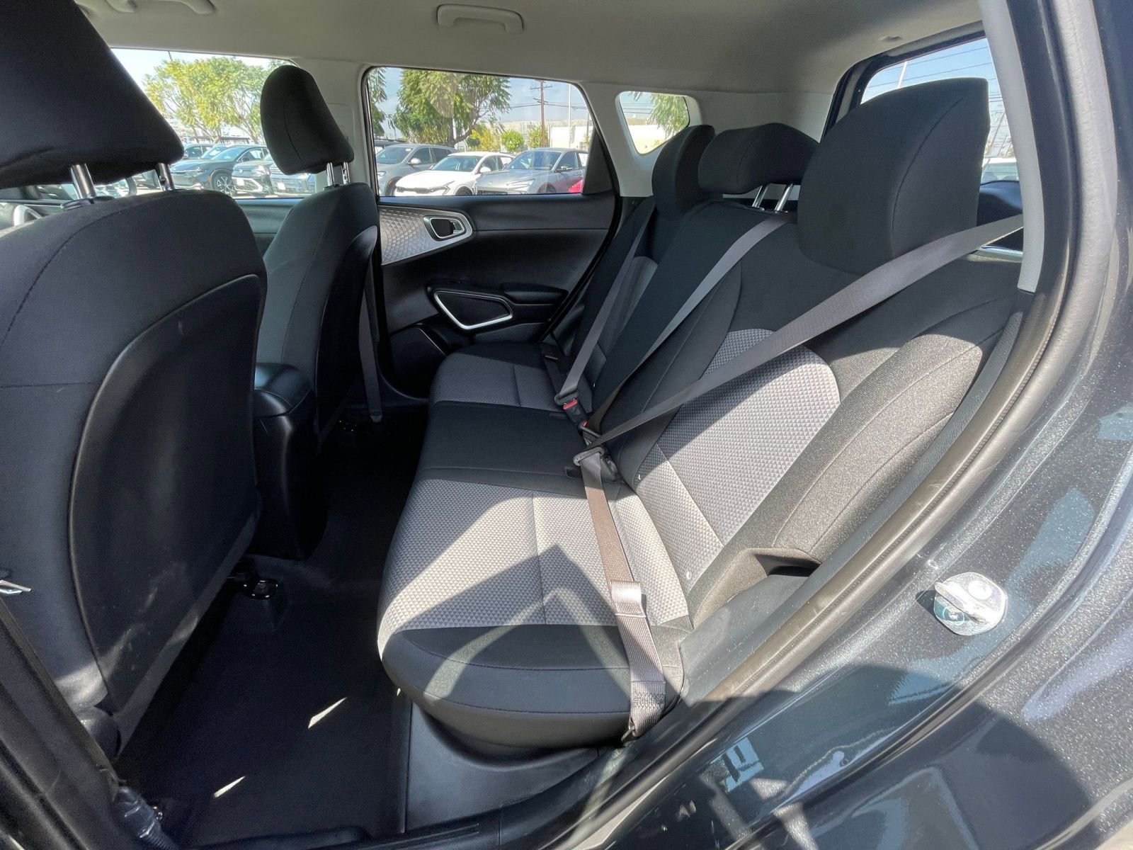 Used 2025 Kia Soul LX w/ LX Technology Package FWD image 25