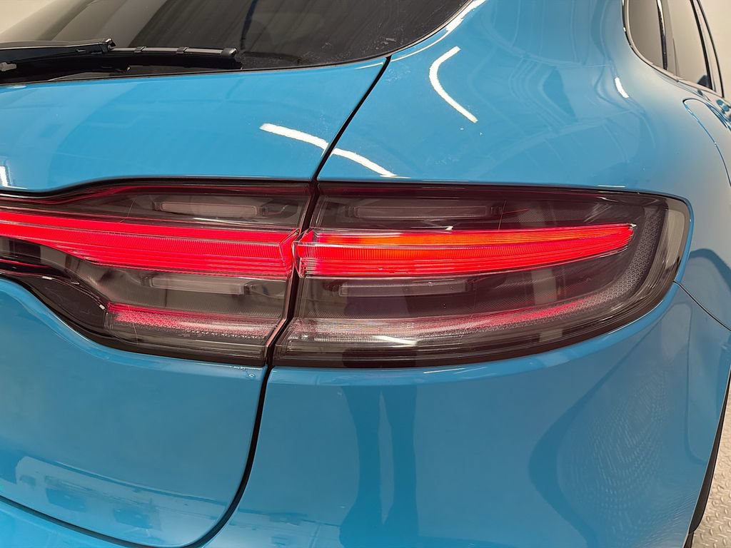Certified 2022 Porsche Macan S AWD/4WD image 34