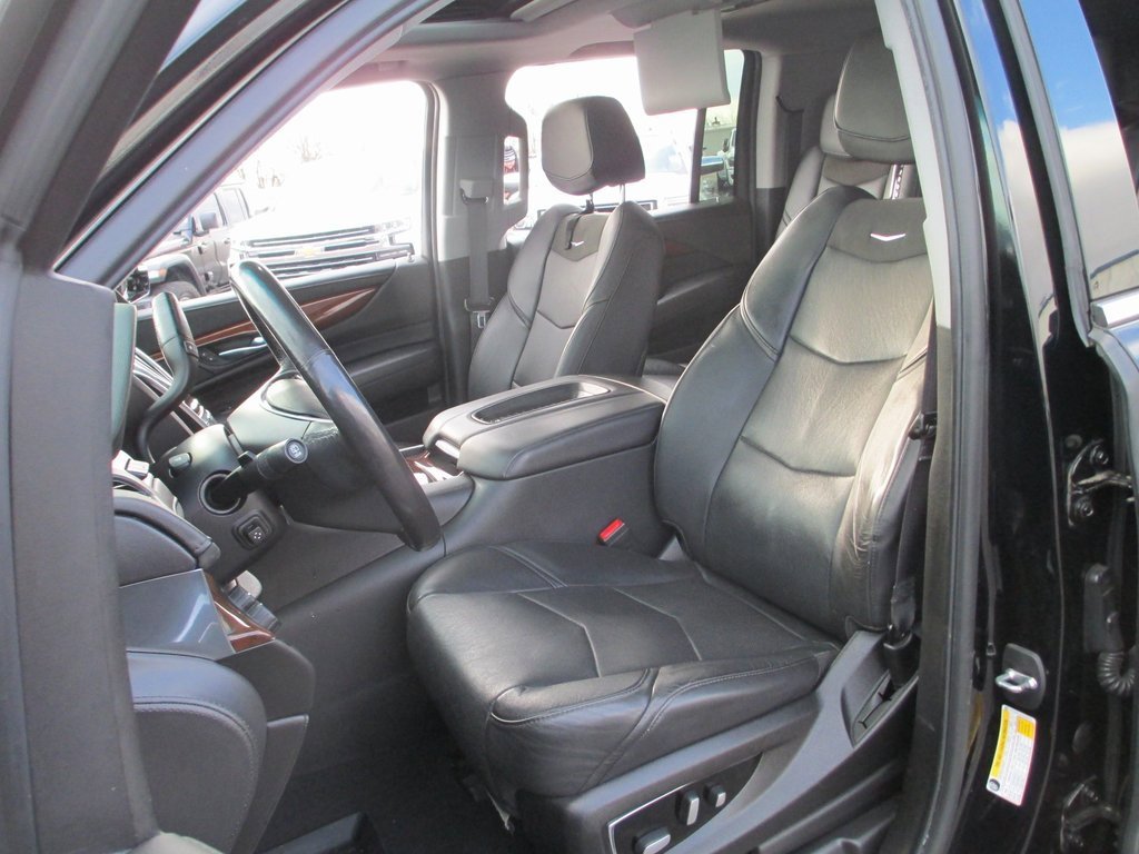 Used 2019 Cadillac Escalade ESV Premium Luxury image 21