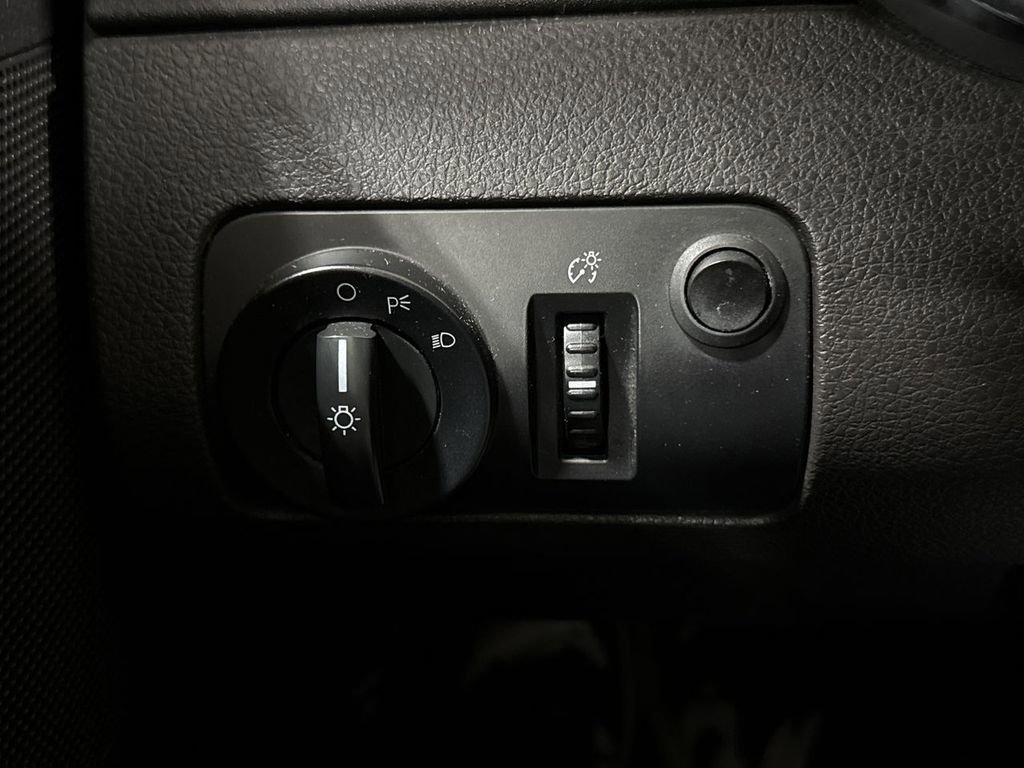 Used 2006 Ford Mustang Convertible image 17