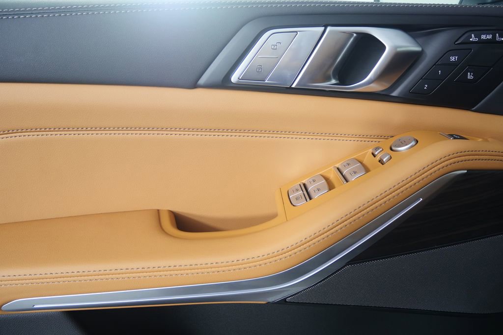 Used 2026 BMW X7 xDrive40i image 8