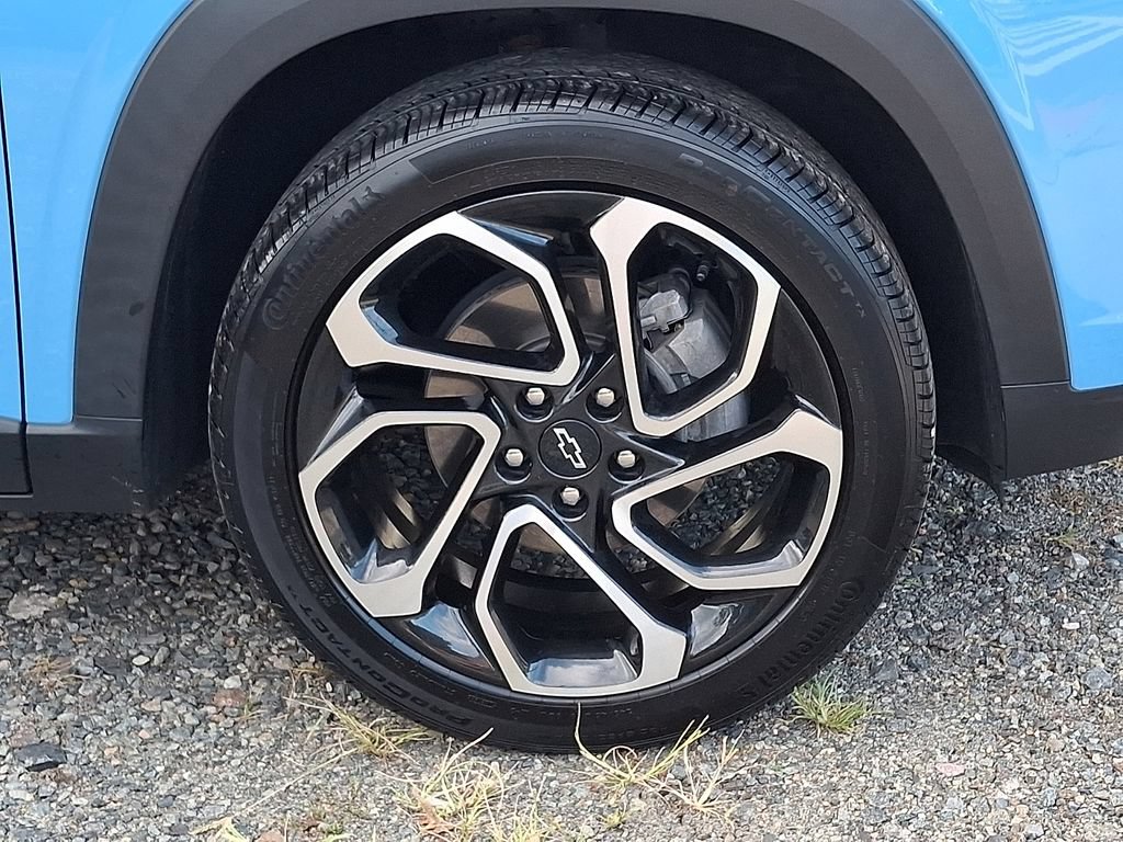 Certified 2024 Chevrolet Trax RS w/ Sunroof Package FWD image 33