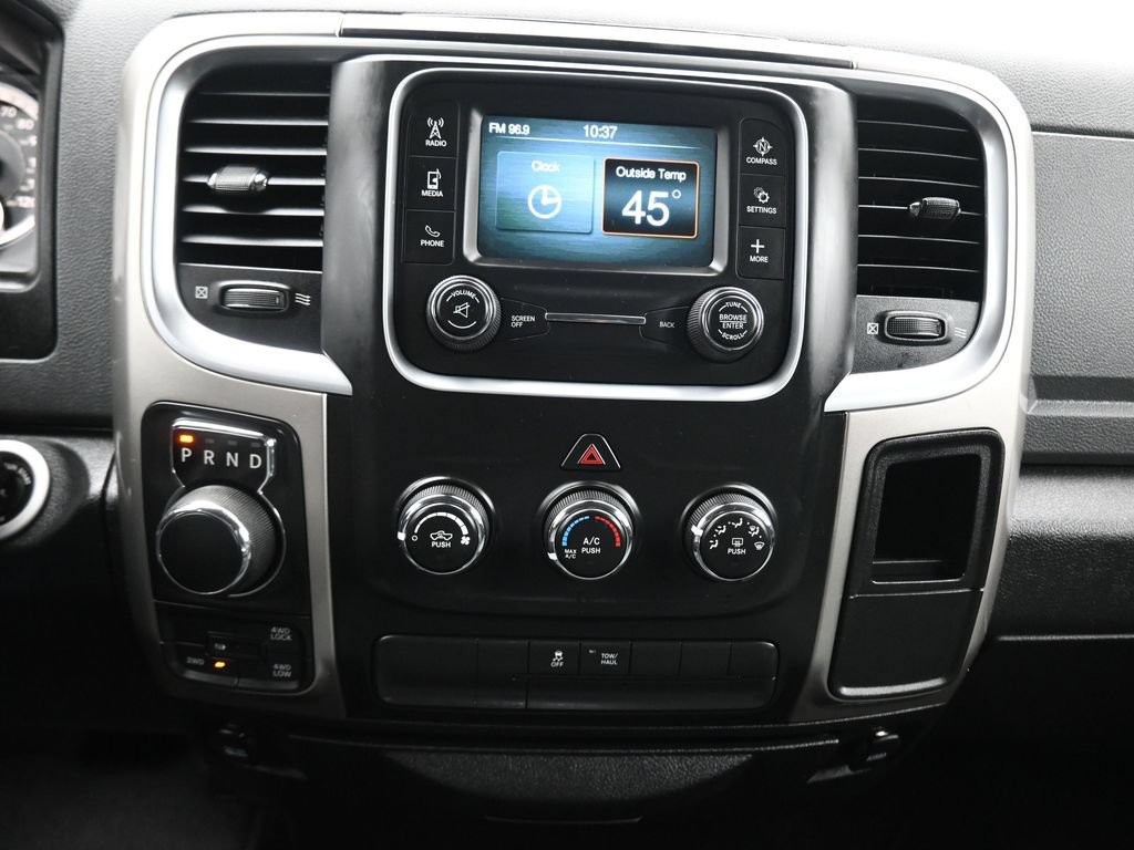Used 2018 RAM 1500 Classic SLT AWD/4WD image 18