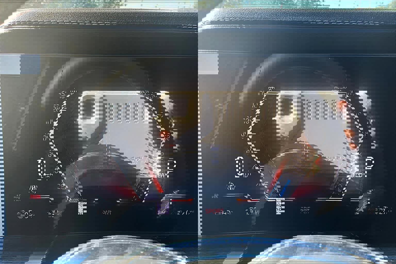 Used 2025 BMW i7 xDrive60 w/ Premium Package image 14