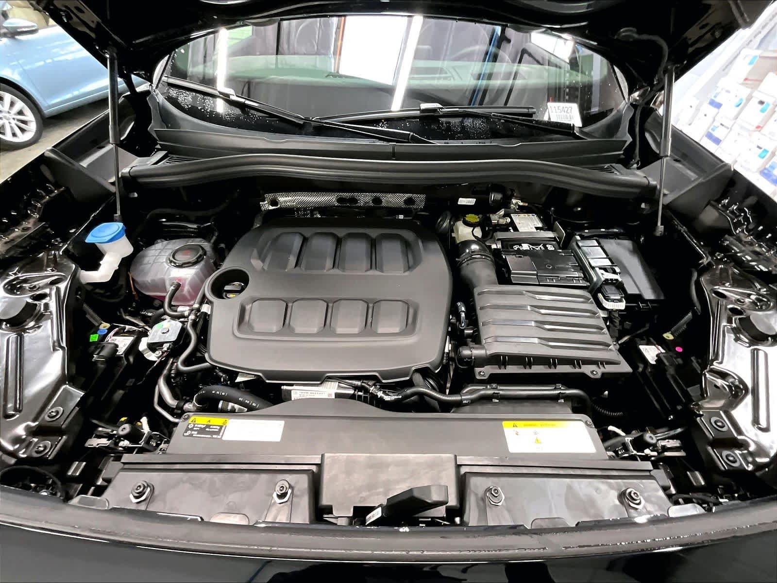 New 2026 Volkswagen Tiguan SEL R-Line AWD/4WD image 8