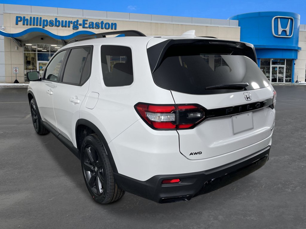 New 2026 Honda Pilot Sport image 3