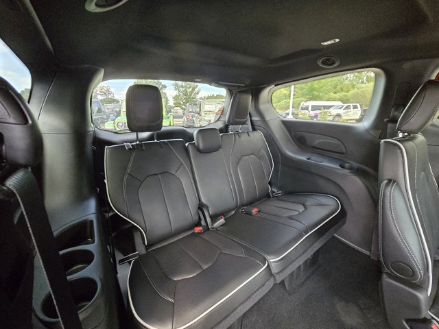 New 2026 Chrysler Pacifica Limited w/ S Appearance Package FWD image 34