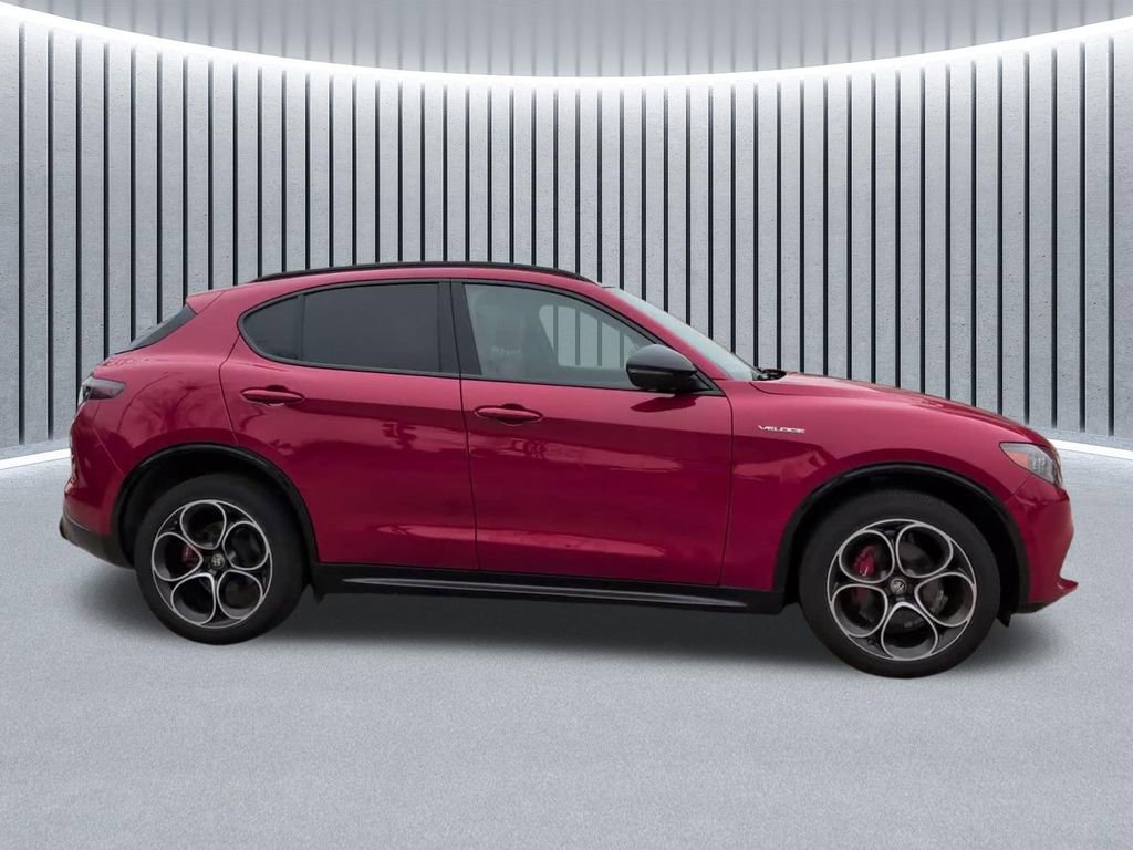 Used 2024 Alfa Romeo Stelvio Veloce AWD/4WD image 4