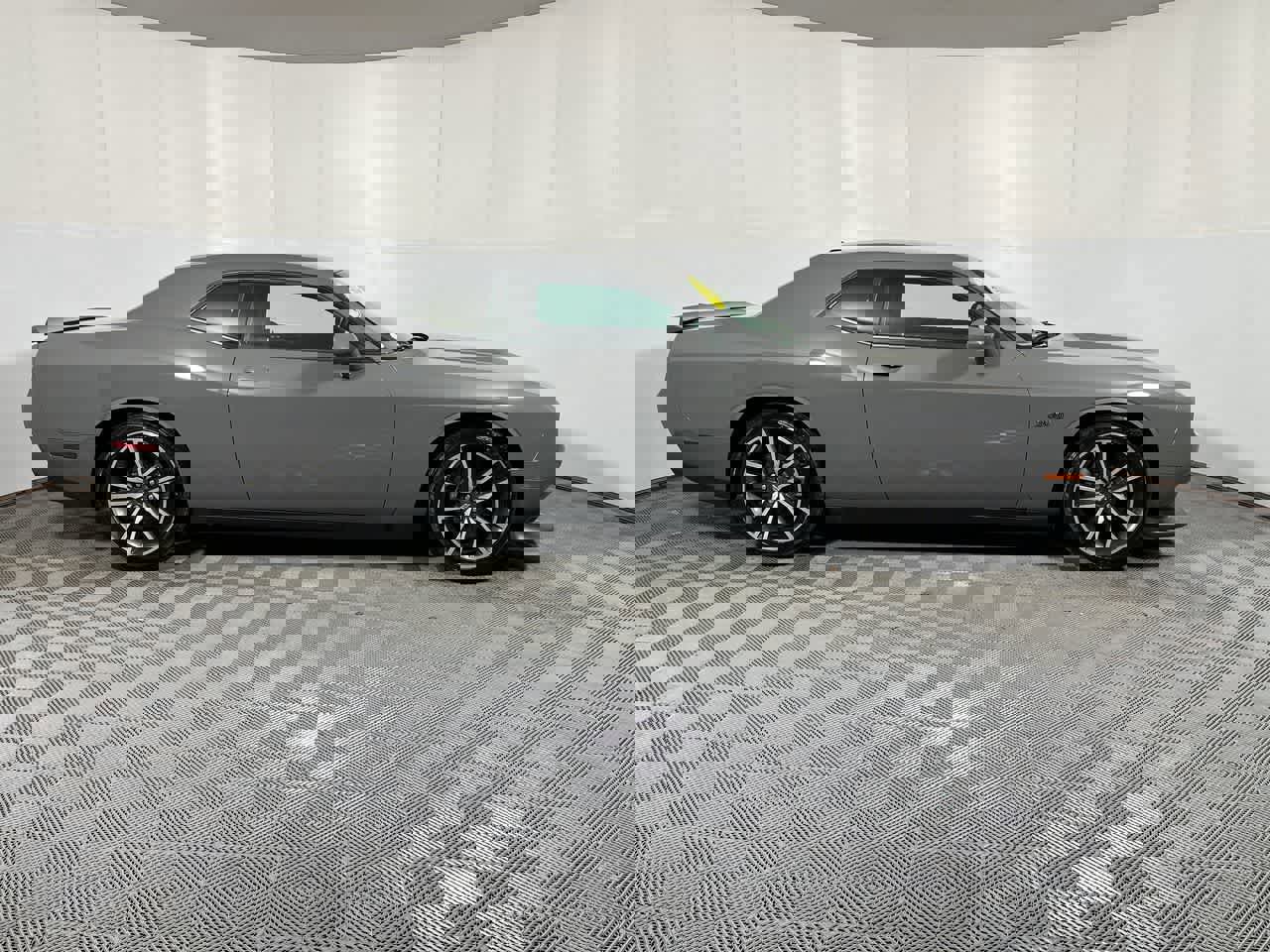 Used 2023 Dodge Challenger R/T image 9