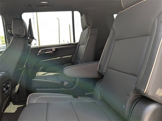 New 2025 Chevrolet Suburban Premier image 17
