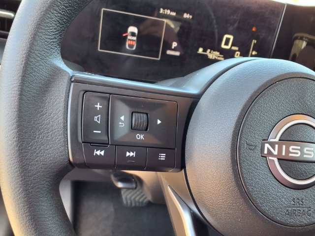 Used 2025 Nissan Kicks S AWD/4WD image 19