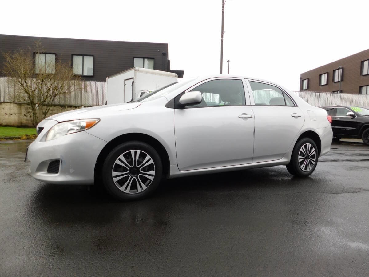 Used 2010 Toyota Corolla LE FWD image 4
