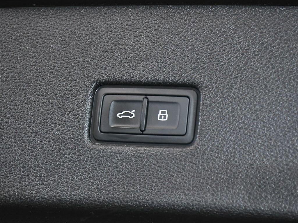 Used 2023 Audi Q8 Premium Plus w/ Premium Plus Package AWD/4WD image 70