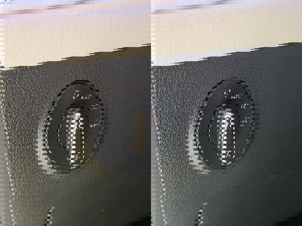 Used 2025 Volkswagen Taos S image 20