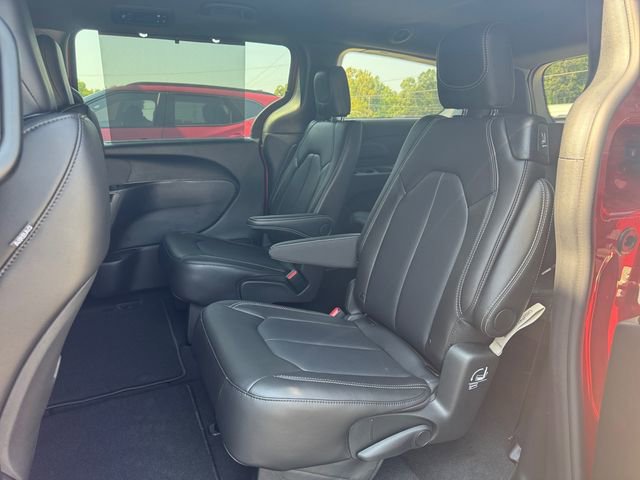 New 2026 Chrysler Voyager LX FWD image 17