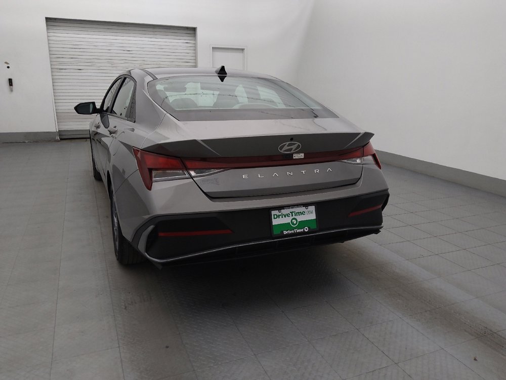 Used 2024 Hyundai Elantra SEL image 6