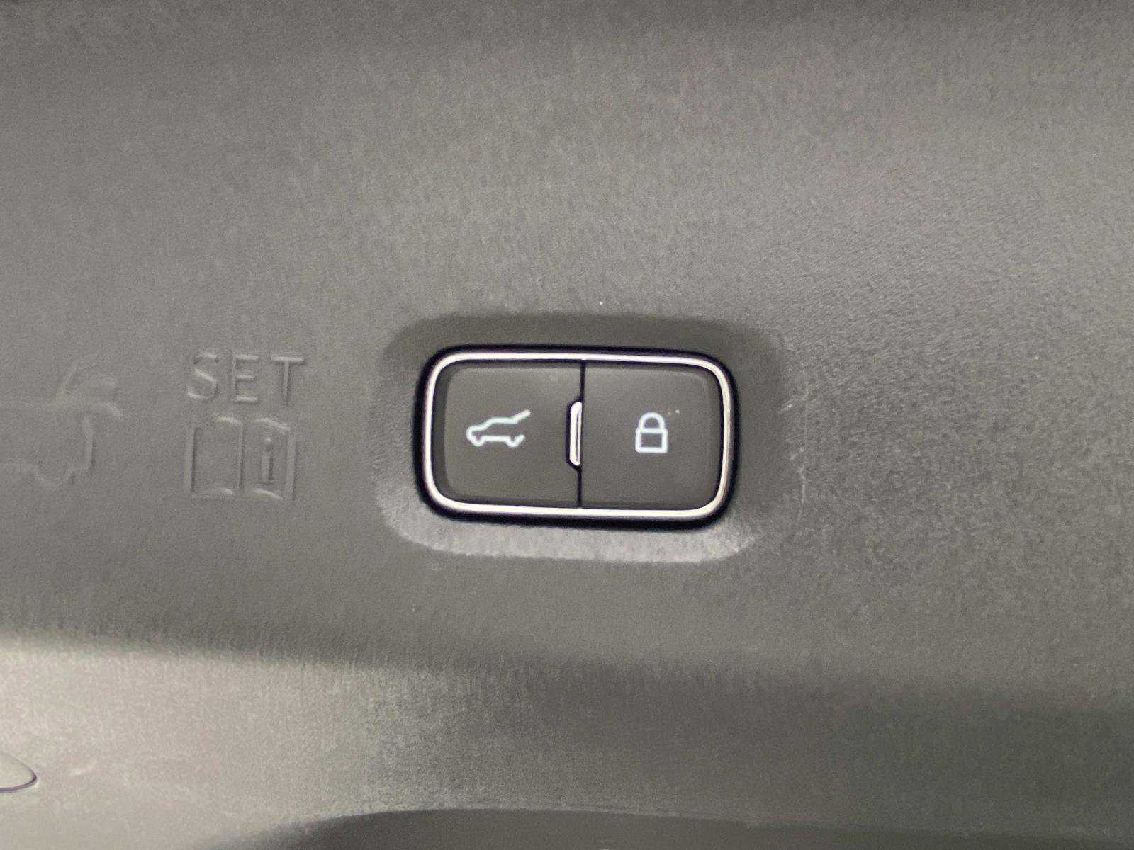 Used 2025 Ford Expedition Active image 9