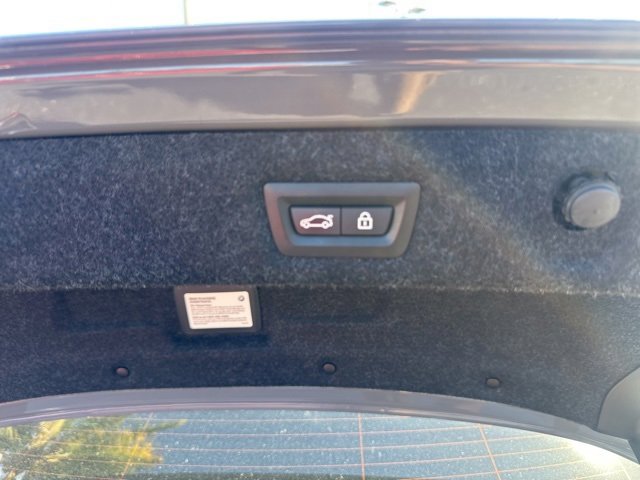 Used 2022 BMW 530i xDrive w/ Premium Package image 10