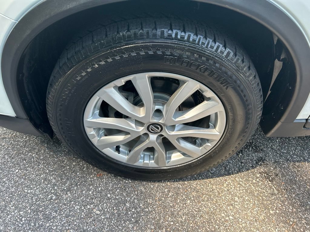 Used 2019 Nissan Rogue SV FWD image 13