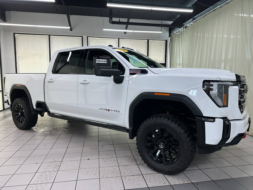 Used 2024 GMC Sierra 2500 AT4 w/ AT4 Premium Plus Package AWD/4WD image 3