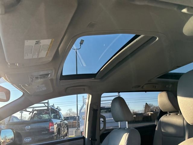 Used 2020 Toyota Sienna XLE image 30