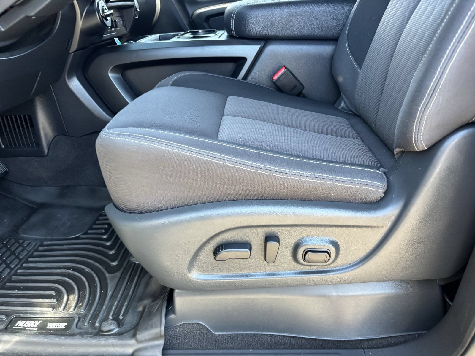 Certified 2024 Nissan Titan SV w/ SV Convenience Package AWD/4WD image 21