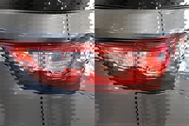 Used 2018 Chevrolet Traverse LT image 25