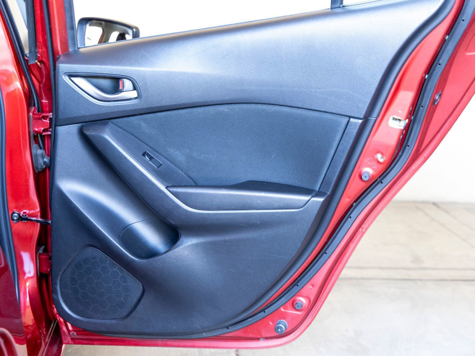 Used 2016 MAZDA MAZDA3 i Sport FWD image 23
