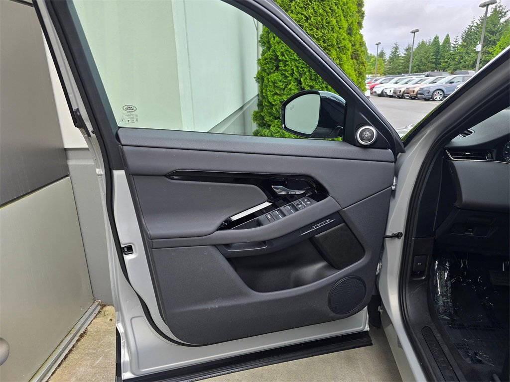 Used 2024 Land Rover Range Rover Evoque S image 21