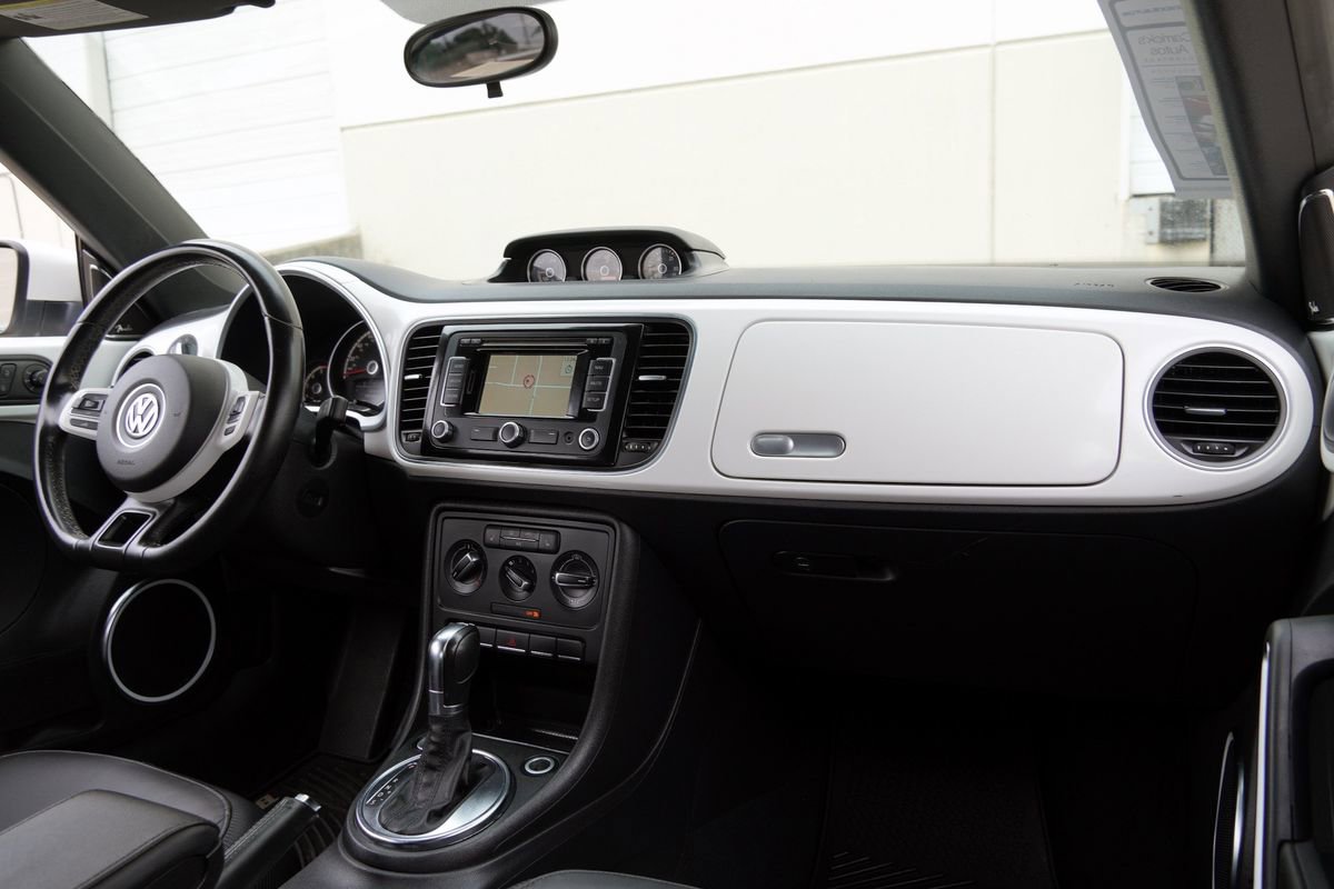 Used 2013 Volkswagen Beetle TDI FWD image 7