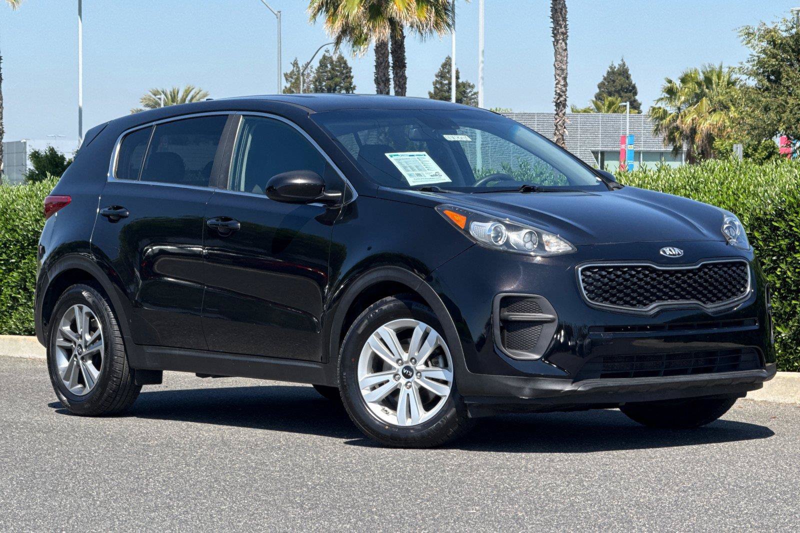 Used 2019 Kia Sportage LX FWD image 2