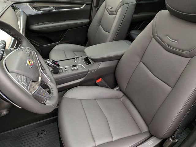 New 2026 Cadillac XT5 Sportv w/ LPO, Floor Liner Package image 21