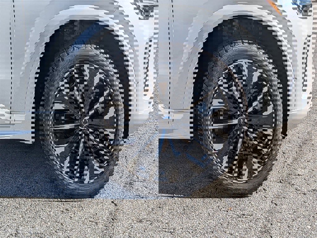 New 2026 Volvo XC90 B6 Ultra w/ Protection Package Premier image 12