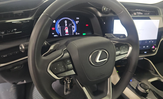 Used 2025 Lexus RZ 450e w/ Technology Package AWD/4WD image 7