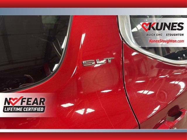 Used 2023 GMC Acadia SLT image 13