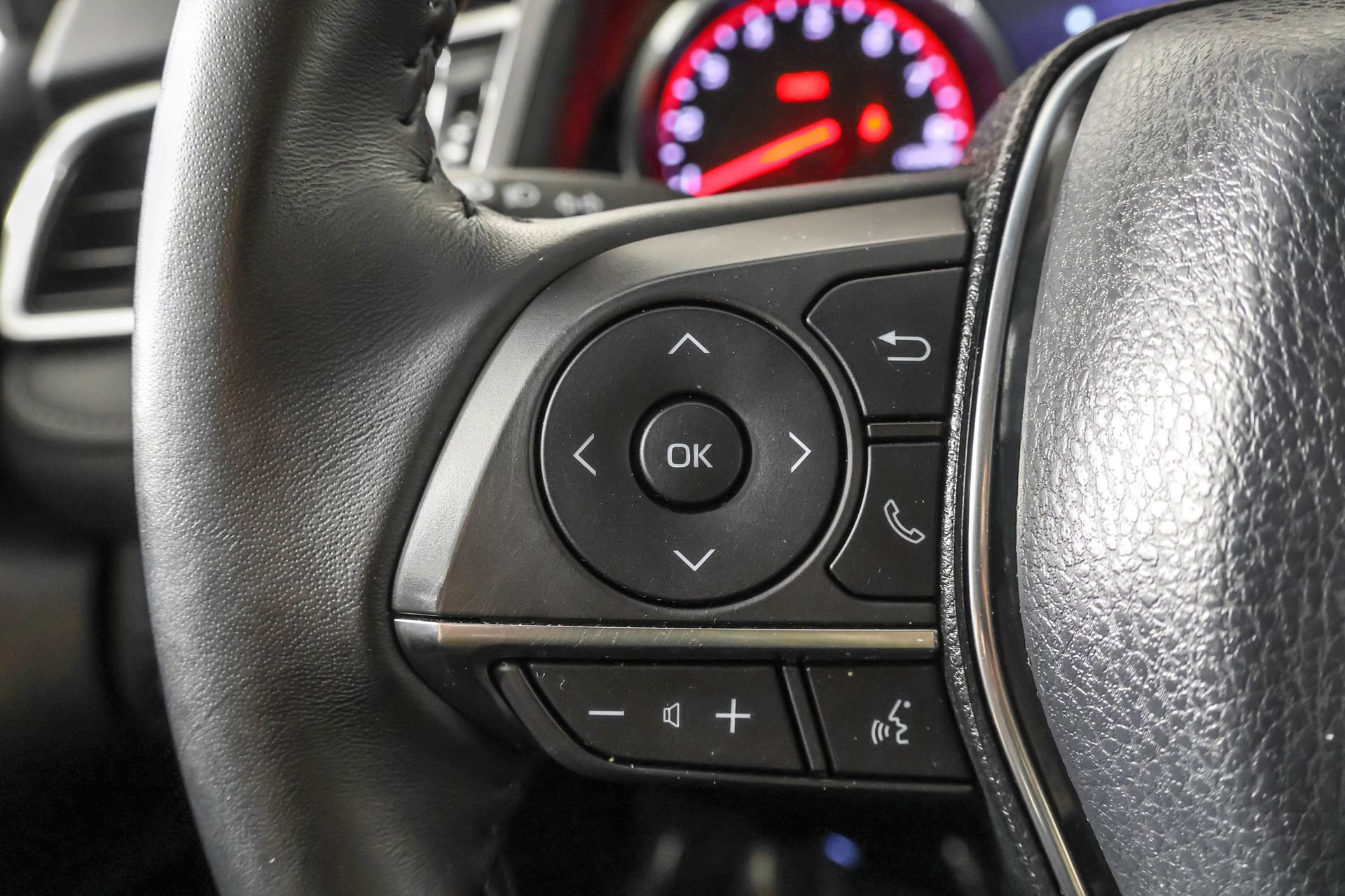 Used 2018 Toyota Camry XSE image 26