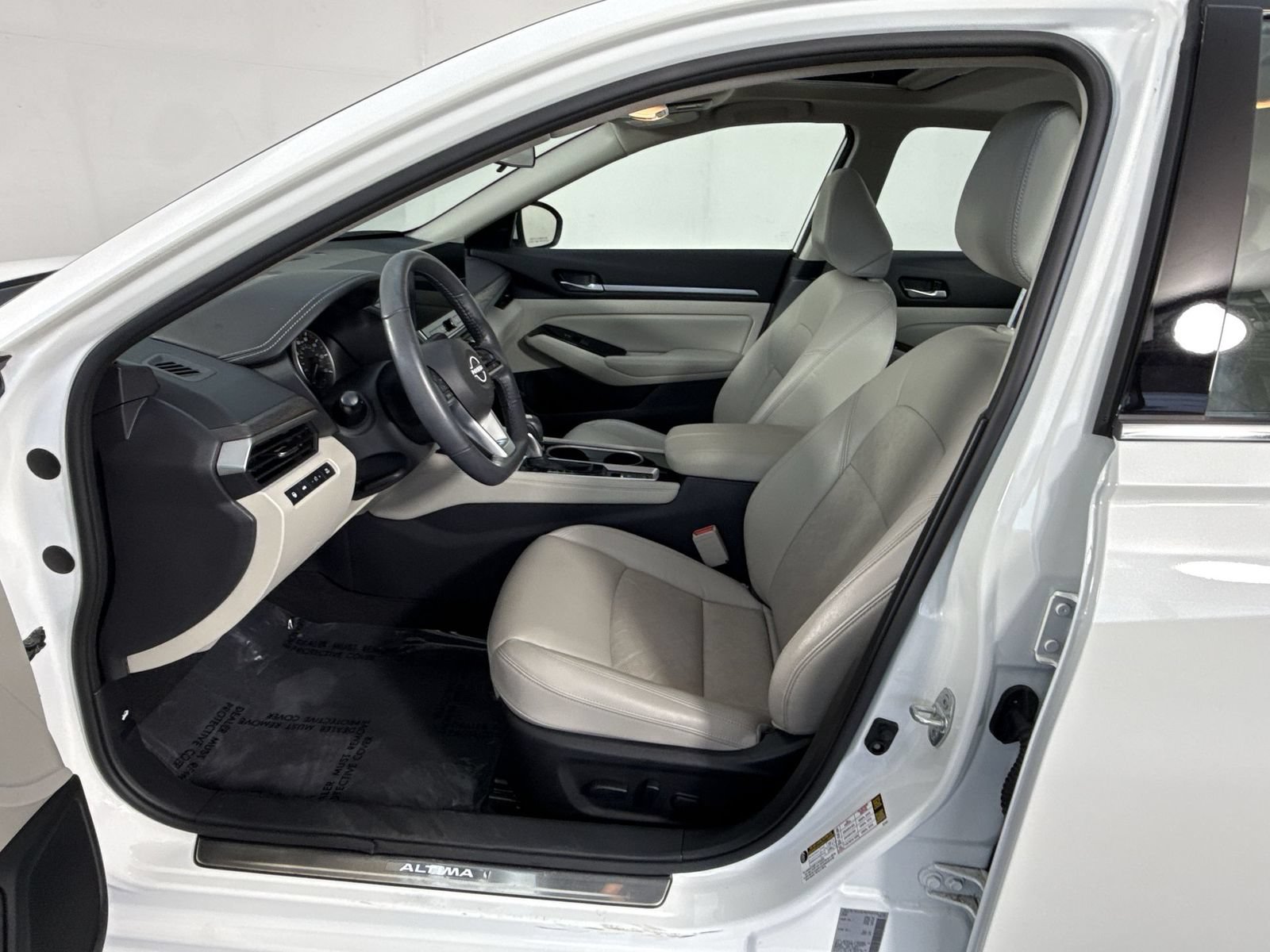 Used 2024 Nissan Altima 2.5 SL FWD image 5