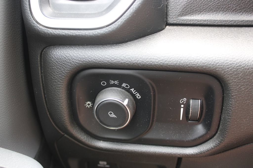 Used 2023 RAM 1500 Big Horn RWD image 38