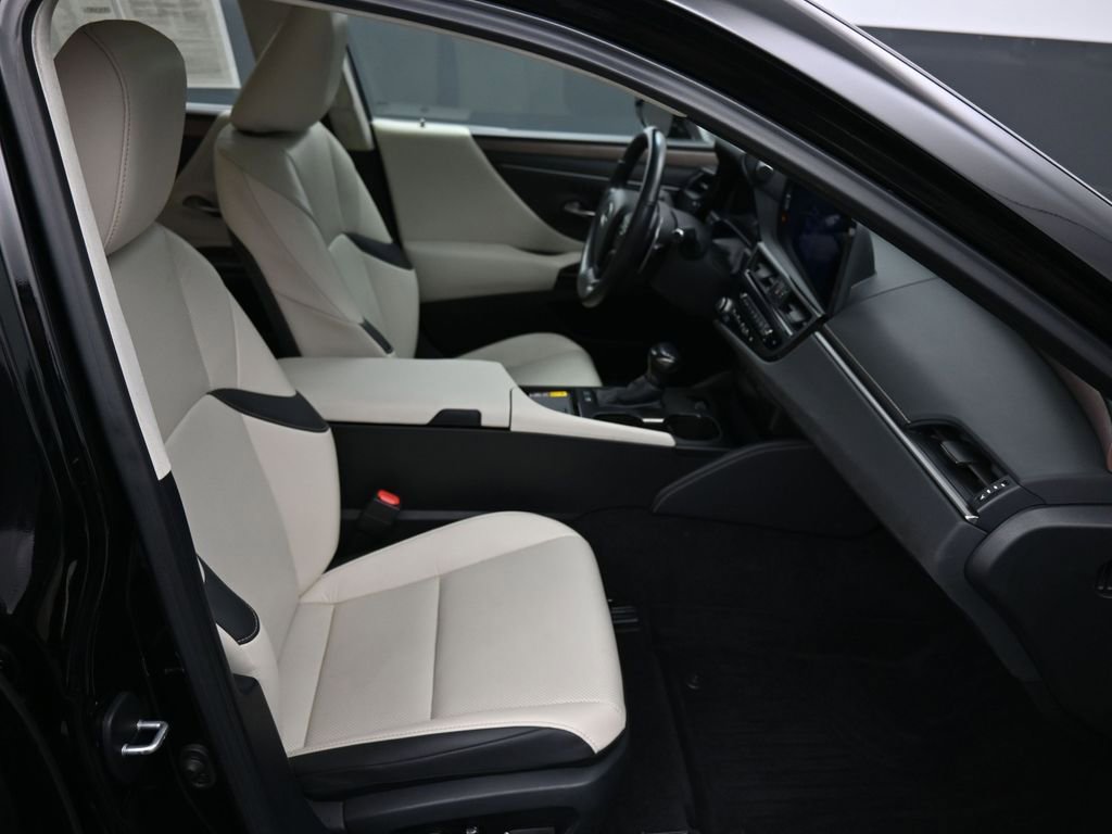 Used 2024 Lexus ES 300h w/ Premium Package FWD image 26
