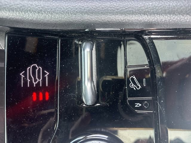 Used 2023 Jeep Grand Cherokee L Summit w/ Luxury Tech Group V image 44