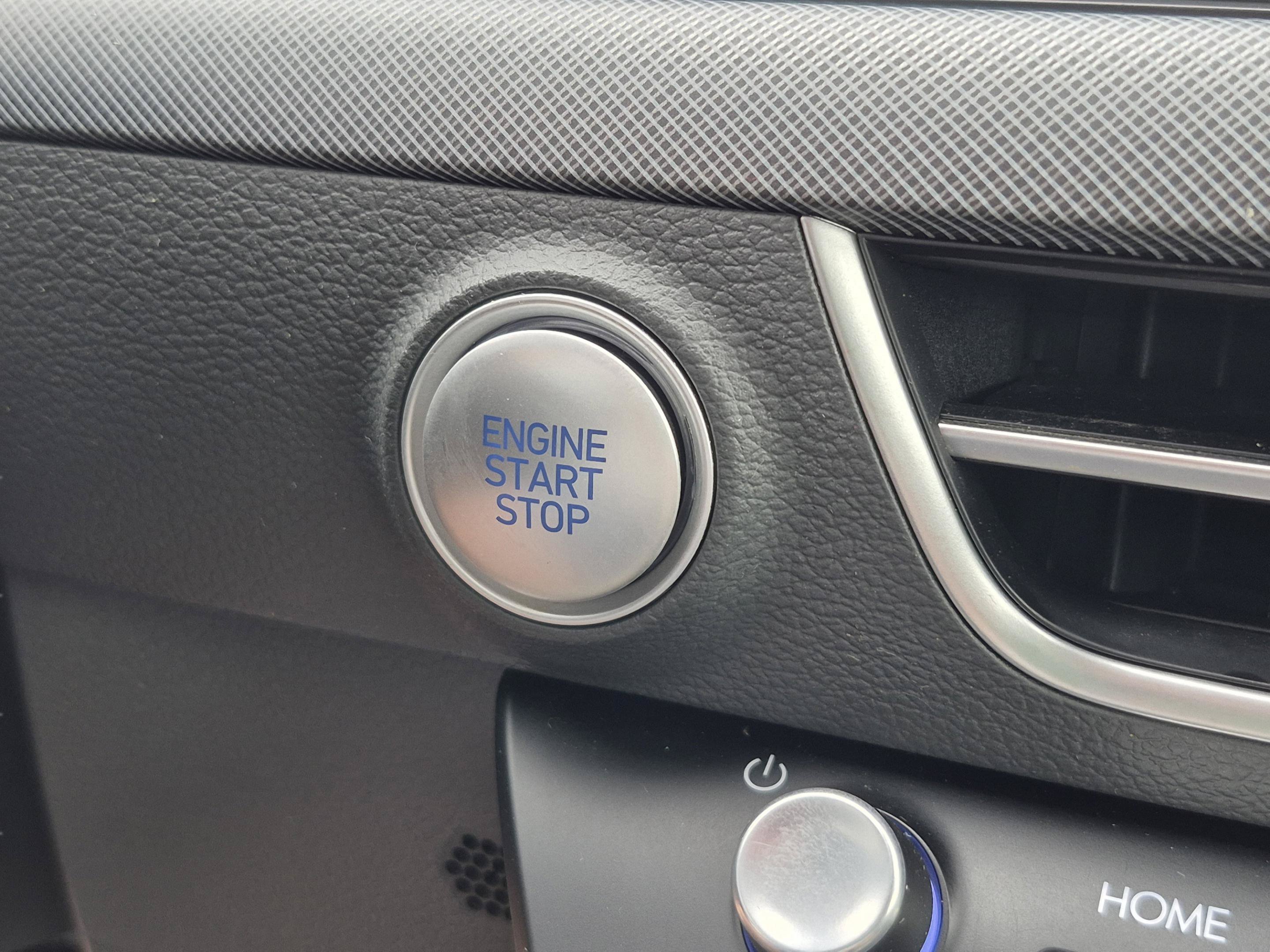 Certified 2025 Hyundai Sonata SEL FWD image 31