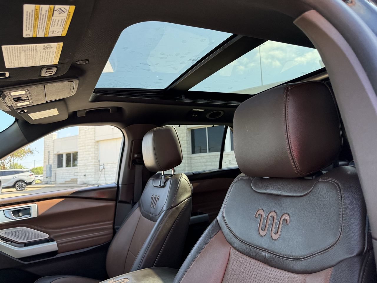 Used 2021 Ford Explorer King Ranch w/ Premium Technology Package RWD image 19