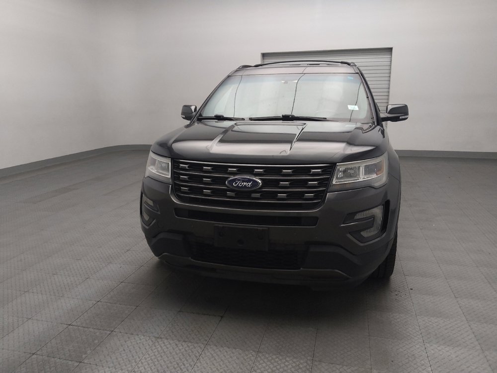 Used 2017 Ford Explorer XLT w/ Equipment Group 202A AWD/4WD image 15