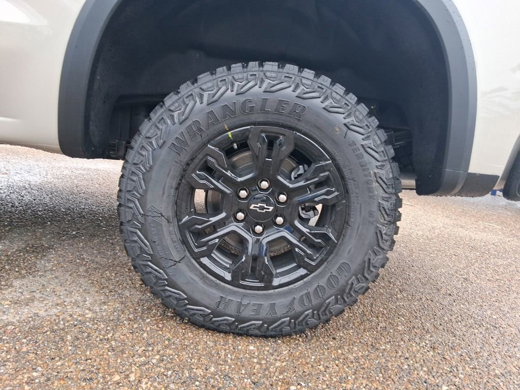New 2026 Chevrolet Silverado 1500 ZR2 w/ LPO, Dark Essentials Package AWD/4WD image 23