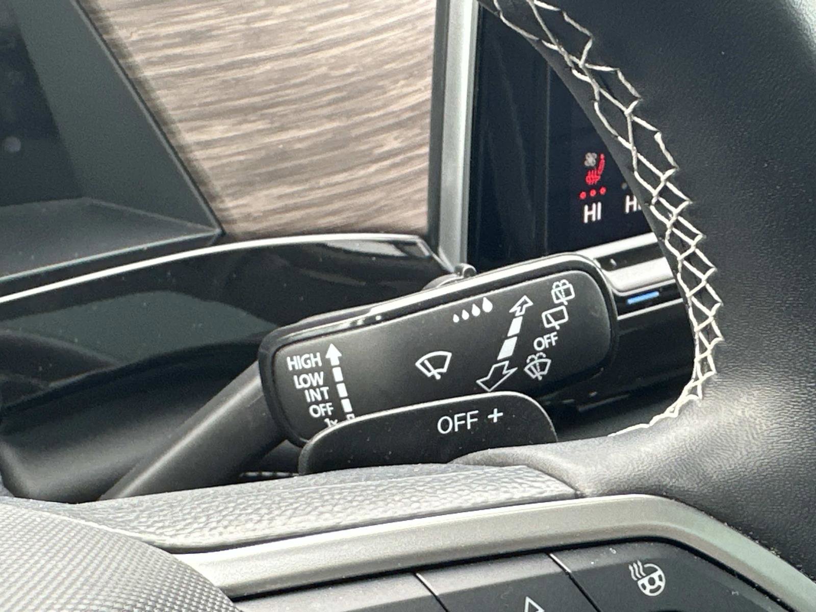 Used 2025 Volkswagen Atlas SEL image 26