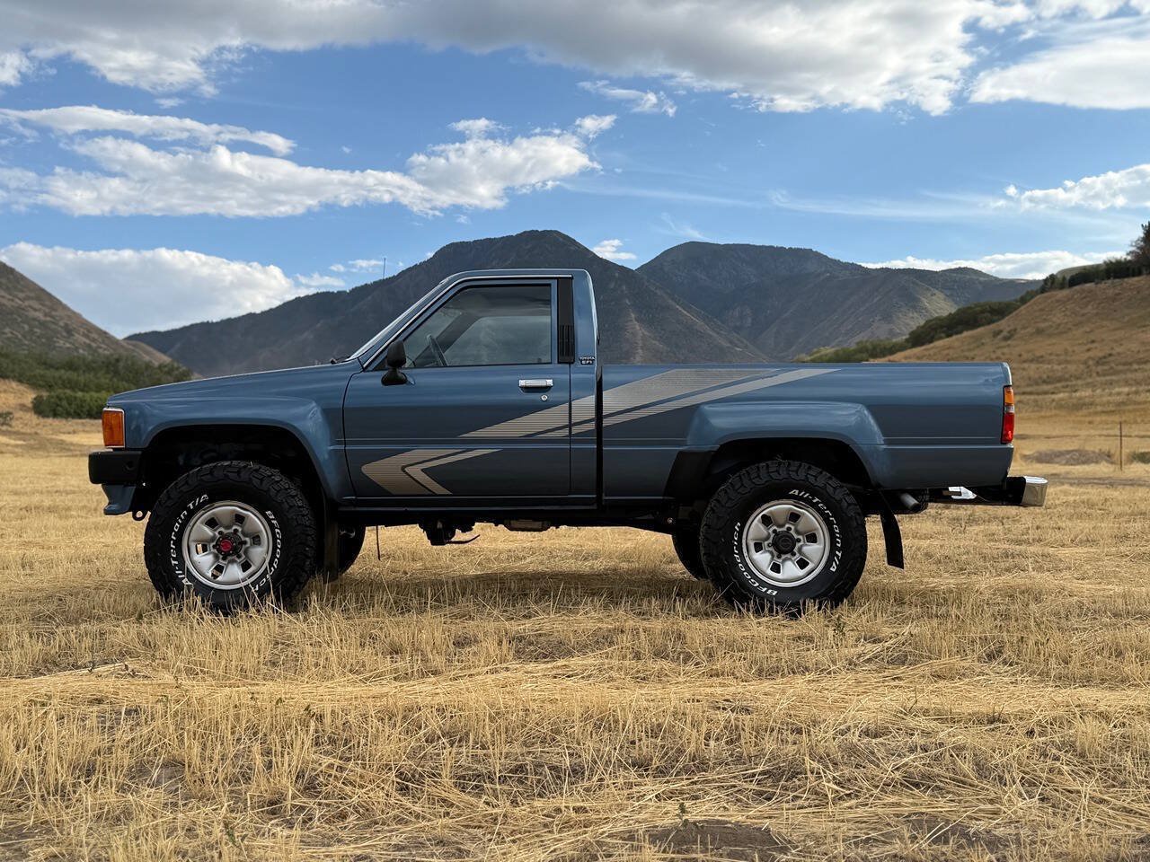 Used 1988 Toyota Pickup 4x4 Regular Cab video 1