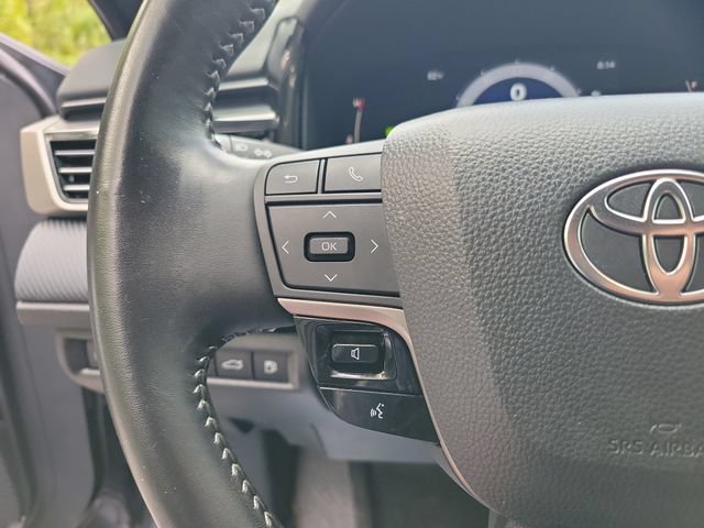 Used 2025 Toyota Camry SE FWD image 22